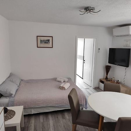 Apartments Boric 茨雷斯 外观 照片